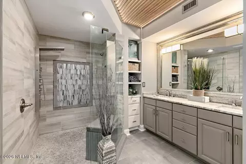 116 19th Ave N #203, Jacksonville Beach, FL 32250
