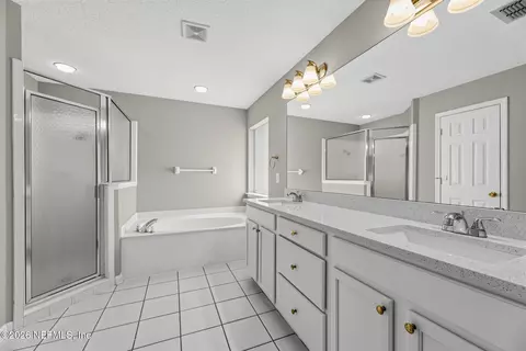 Bath - 627 Hampton Downs Ct, Saint Johns, FL 32259 photo 1 of 3