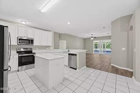 Kitchen - 627 Hampton Downs Ct, Saint Johns, FL 32259 photo 4 of 4