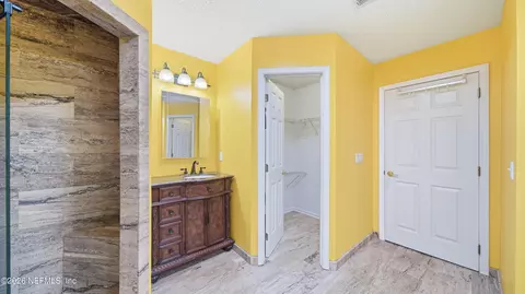 Bath - 1230 Summit Oaks Dr E, Jacksonville, FL 32221 photo 7 of 9