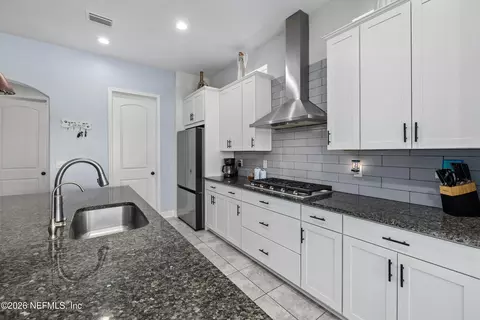 Kitchen - 123 Thatcham Dr, Saint Augustine, FL 32092 photo 7 of 8