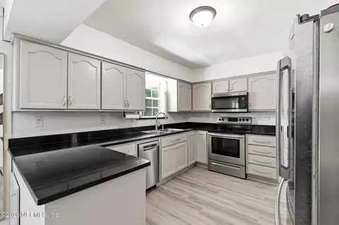 Kitchen - 86252 Melissa Rd, Yulee, FL 32097 photo 3 of 5