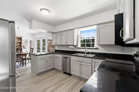 Kitchen - 86252 Melissa Rd, Yulee, FL 32097 photo 2 of 5