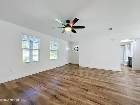 Living - 14217 Camelot Pl, Macclenny, FL 32063 photo 2 of 5