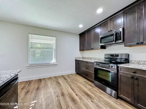 Kitchen - 14217 Camelot Pl, Macclenny, FL 32063 photo 4 of 4