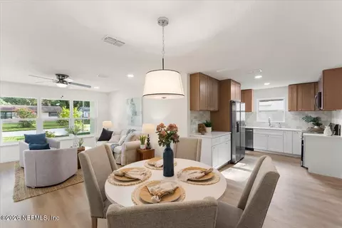 5316 Robert Scott Dr S Dr S, Jacksonville, FL 32207