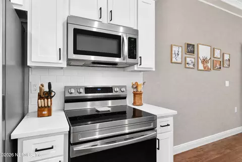 Kitchen - 711 Viscaya Blvd, Saint Augustine, FL 32086 photo 3 of 5