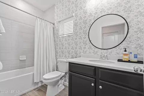 Bath - 415 Portada Dr, Saint Augustine, FL 32095 photo 3 of 4
