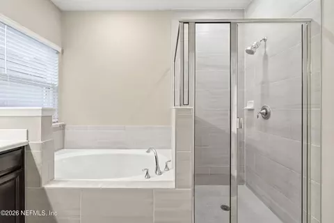 Bath - 415 Portada Dr, Saint Augustine, FL 32095 photo 1 of 4