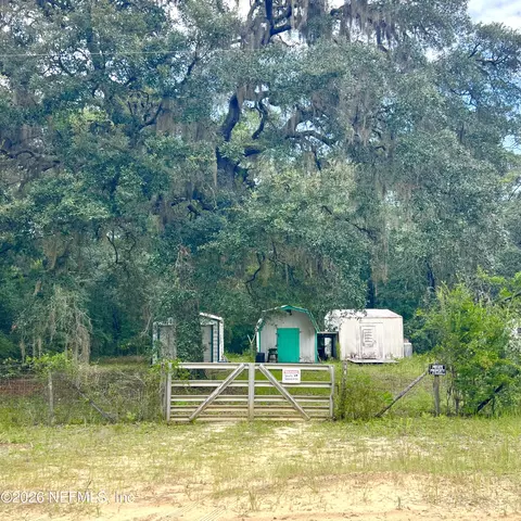 723 Brett Ave, Interlachen, FL 32148 photo 3