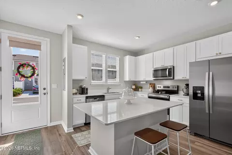Kitchen - 43 Downing Dr, Saint Johns, FL 32259 photo 1 of 4