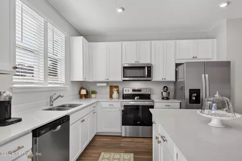 Kitchen - 43 Downing Dr, Saint Johns, FL 32259 photo 3 of 4