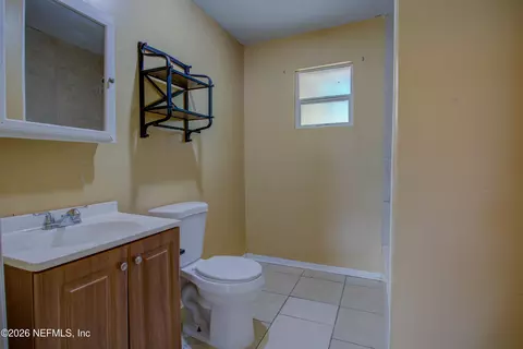 Bath - 57022 Alderman Dr, Yulee, FL 32097 photo 1 of 3