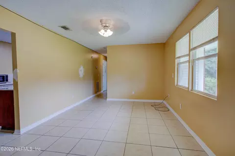 Living - 57022 Alderman Dr, Yulee, FL 32097 photo 4 of 7
