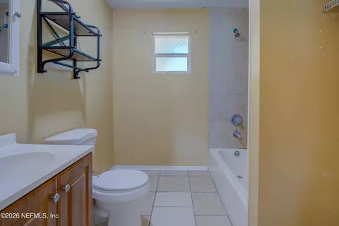 Bath - 57022 Alderman Dr, Yulee, FL 32097 photo 2 of 3