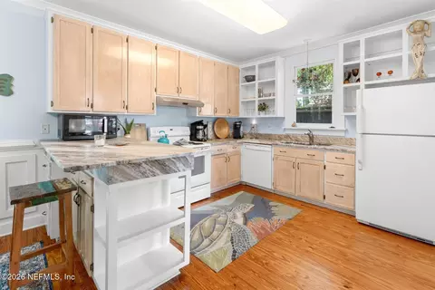 Kitchen - 18 Locust St, Saint Augustine, FL 32084 photo 3 of 4
