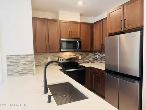 Kitchen - 74 Pittman Ct, Saint Augustine, FL 32086 photo 4 of 4