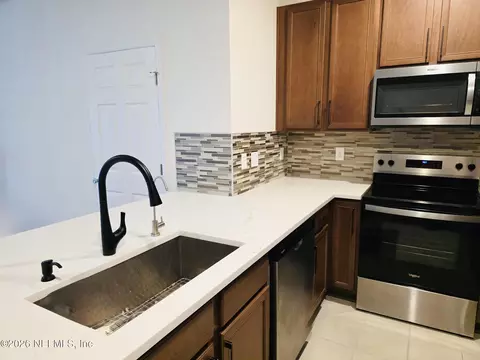 Kitchen - 74 Pittman Ct, Saint Augustine, FL 32086 photo 2 of 4