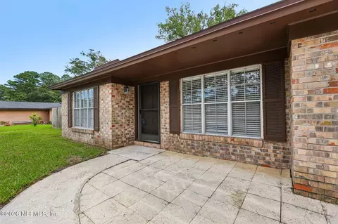 Exterior - 8364 Pointer Dr N, Jacksonville, FL 32221 photo 1 of 6