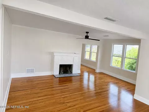 7128 Lucky Dr W, Jacksonville, FL 32208