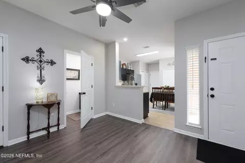 Entry Way - 923 Scrub Jay Dr, Saint Augustine, FL 32092 photo 2 of 2
