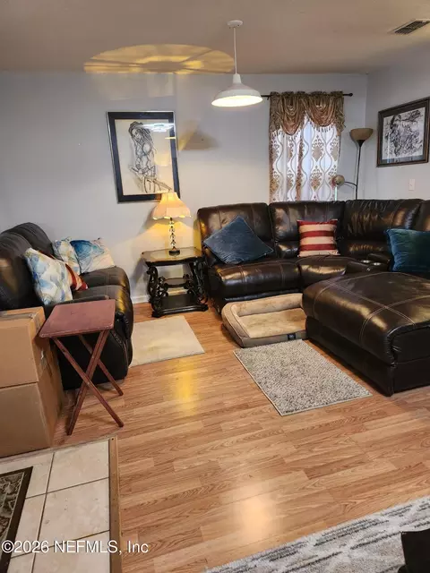 Living - 2016 Pullman Ave, Jacksonville, FL 32209 photo 1 of 2