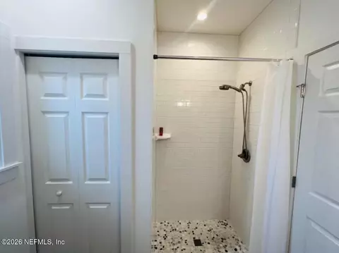 Bath - 211 Twenty-first St, Saint Augustine, FL 32084 photo 5 of 6