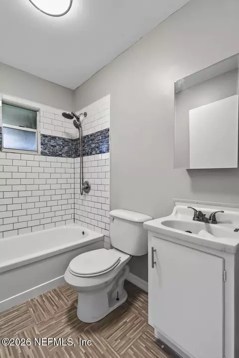 Bath - 344 5th Way, Interlachen, FL 32148 photo 3 of 5