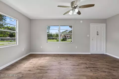 Living - 344 5th Way, Interlachen, FL 32148 photo 5 of 8