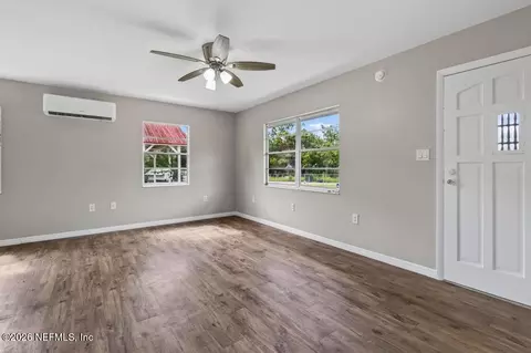 Living - 344 5th Way, Interlachen, FL 32148 photo 3 of 8