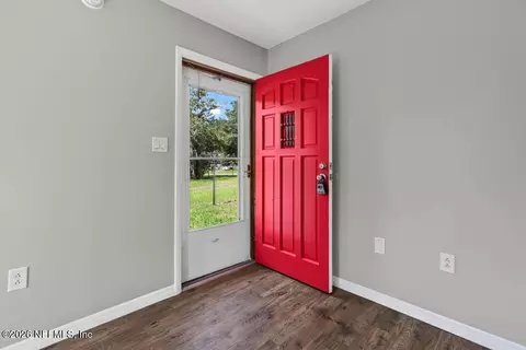 Entry Way - 344 5th Way, Interlachen, FL 32148 photo 2 of 3