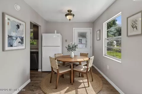 Dining - 344 5th Way, Interlachen, FL 32148 photo 1 of 1