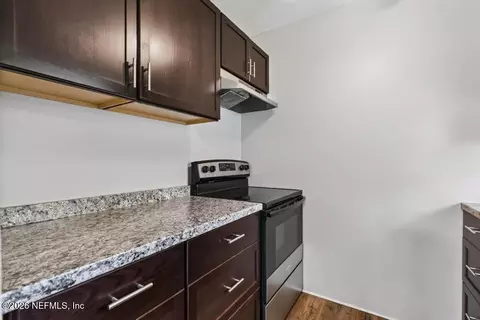 Kitchen - 344 5th Way, Interlachen, FL 32148 photo 4 of 6