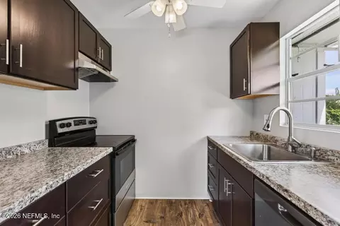 Kitchen - 344 5th Way, Interlachen, FL 32148 photo 2 of 6