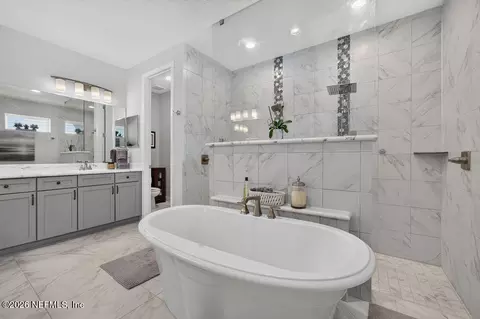 Bath - 672 Silver Pine Dr, Saint Augustine, FL 32092 photo 5 of 6