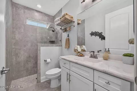 Bath - 672 Silver Pine Dr, Saint Augustine, FL 32092 photo 2 of 6