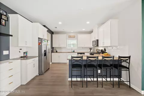 Kitchen - 542 Silver Landing Dr, Saint Augustine, FL 32092 photo 4 of 5