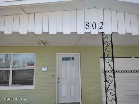 802 Derbyshire Rd, Daytona Beach, FL 32117