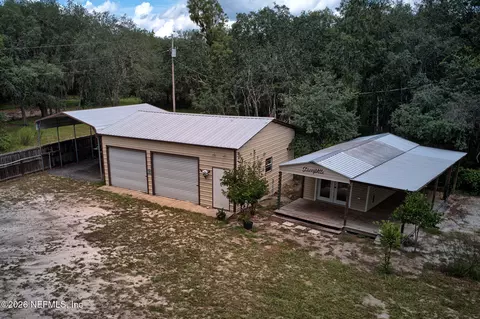 203 Pond Cir, Interlachen, FL 32148 photo 13
