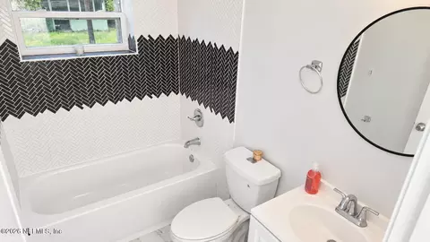 Bath - 5813 Ridgeway Rd E, Jacksonville, FL 32244 photo 2 of 2