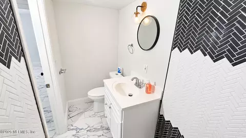 Bath - 5813 Ridgeway Rd E, Jacksonville, FL 32244 photo 1 of 2