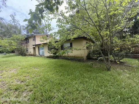 7952 Delaroche Dr, Jacksonville, FL 32210