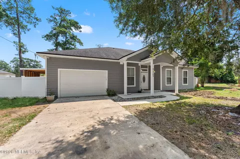 9369 Madison Ave, Jacksonville, FL 32208