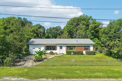 407 Highland Ave S, Green Cove Springs, FL 32043