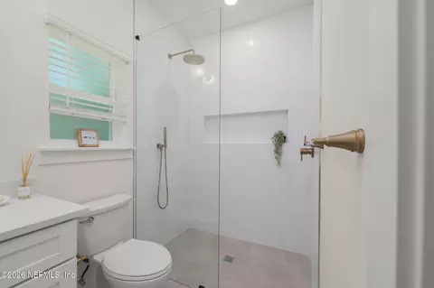 Bath - 928 Pearl St, Saint Augustine, FL 32084 photo 2 of 5