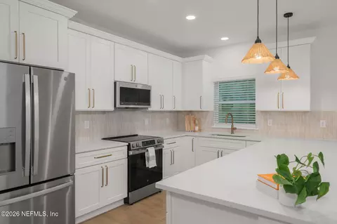 Kitchen - 928 Pearl St, Saint Augustine, FL 32084 photo 1 of 4