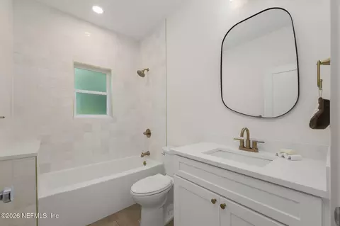 Bath - 928 Pearl St, Saint Augustine, FL 32084 photo 4 of 5