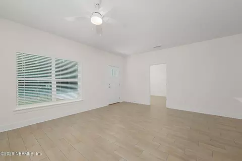 Living - 928 Pearl St, Saint Augustine, FL 32084 photo 2 of 3
