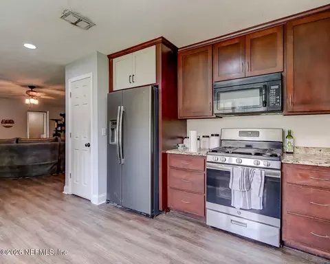 Kitchen - 45272 Eula B Rd, Callahan, FL 32011 photo 2 of 4