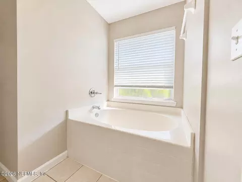 Bath - 405 Mackenzie Cir, Saint Augustine, FL 32092 photo 3 of 3
